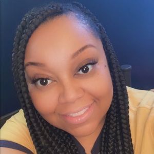 Meet your Posher, Sharefa